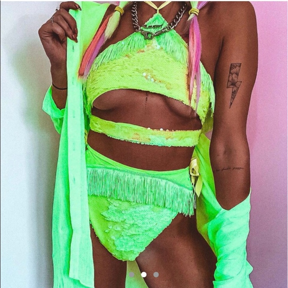 Green Sequin Loonigans Two Piece!! - image 2